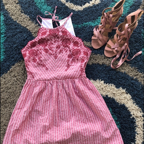 Dress - Picture 6 of 6